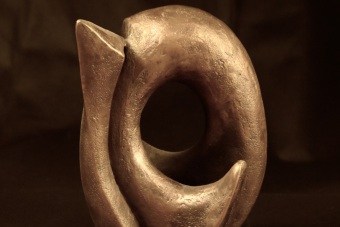 2018-Freiheit-fuer-das-Loch-Bronze-H24cm